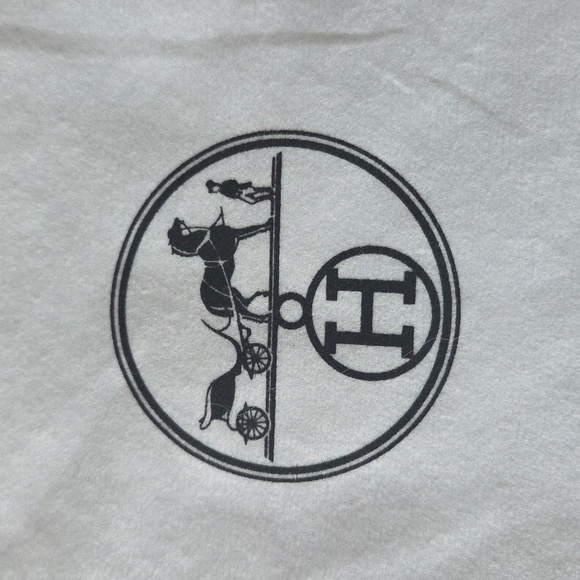 Beautiful Replica Halston Cross Body Bag. Great Condition! Tan, Gold Hardware. - Picture 8 of 11